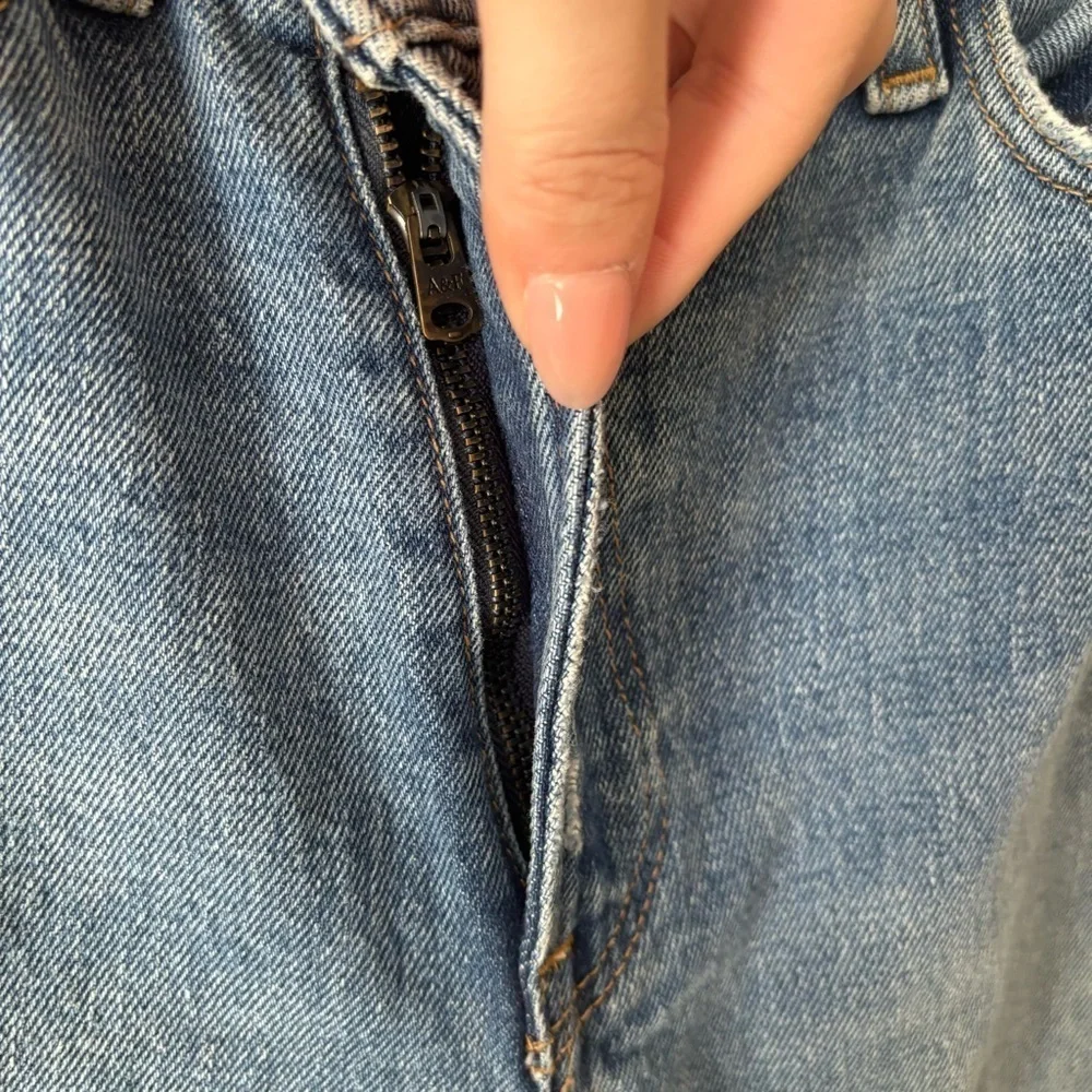 Abercrombie & Fitch | 90’s Straight Ultra High Rise Jean Size 26 / 2R Curve Love - Picture 8 of 12